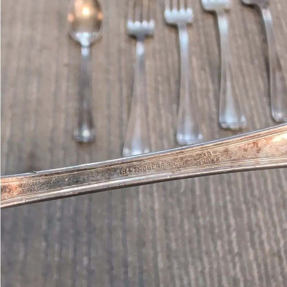 1847/1881 Rogers Bros Antique Knife Spoon Fork 15 Piece Silverplate Flatware Lot